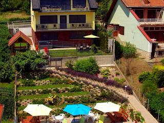 Római Apartmanház, 3 apartman 18 férőhely