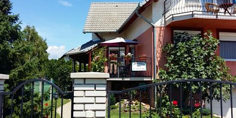 Éva Apartmanház, 3 apartman 12 férőhely