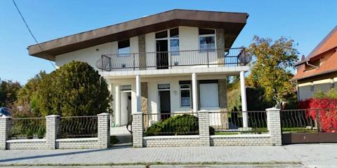 Fenyves Villa, 3 apartman 13 férőhely