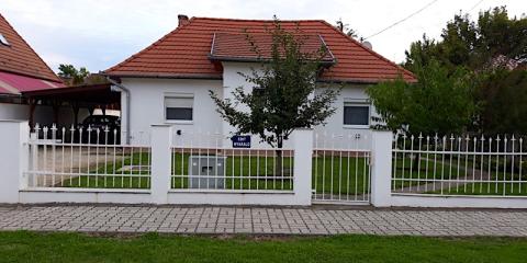 Edit Nyaraló, 3 apartman 6 férőhely