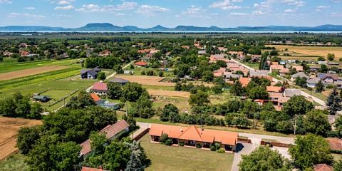 Csehivölgyi Vendégház, 5 apartman 15 férőhely